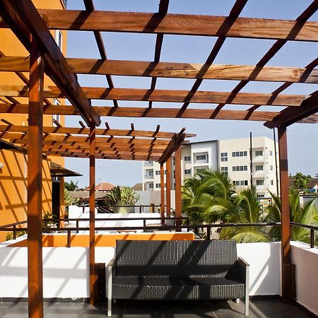 M Suites Hotel 阿克拉 外观 照片