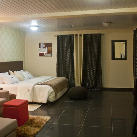 M Suites Hotel 阿克拉 外观 照片