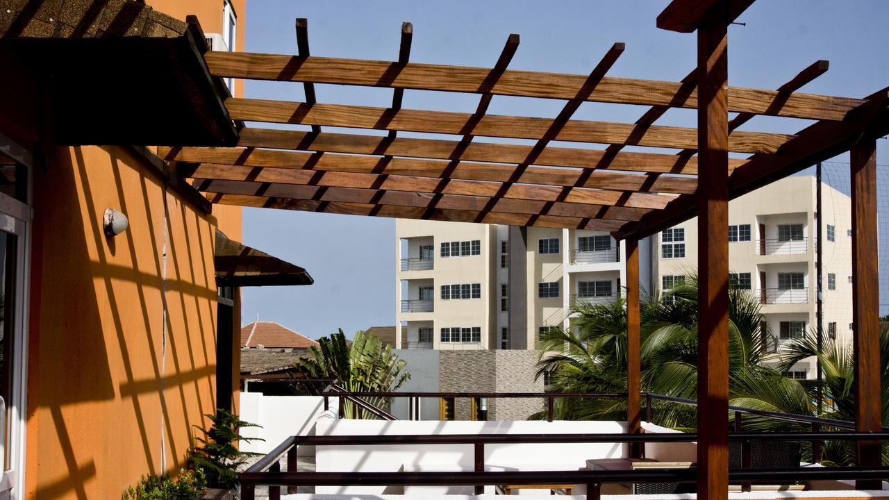 M Suites Hotel 阿克拉 外观 照片