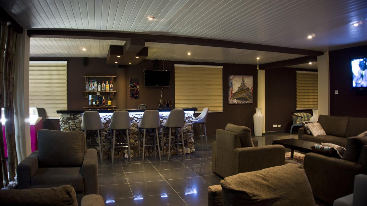 M Suites Hotel 阿克拉 外观 照片