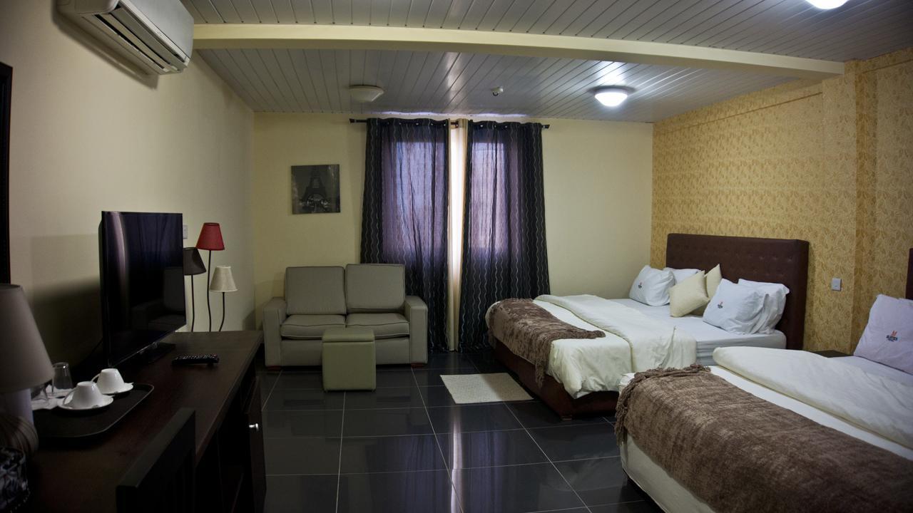 M Suites Hotel 阿克拉 外观 照片