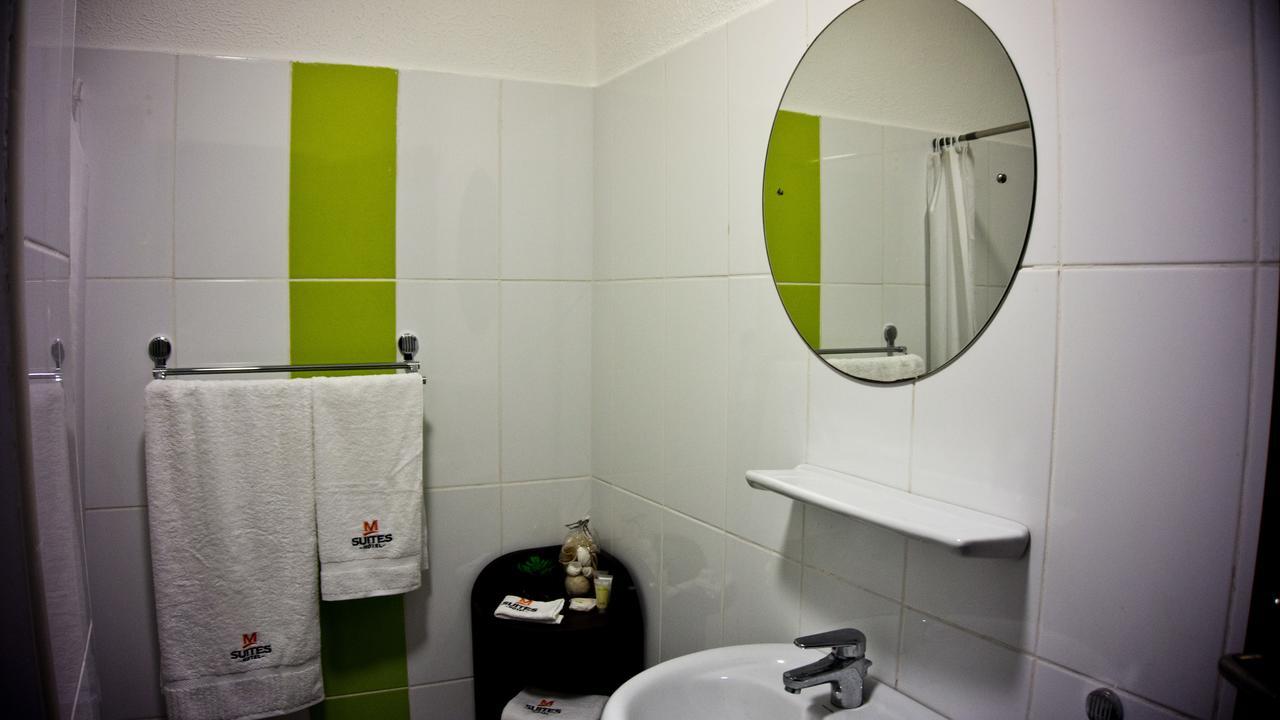 M Suites Hotel 阿克拉 外观 照片