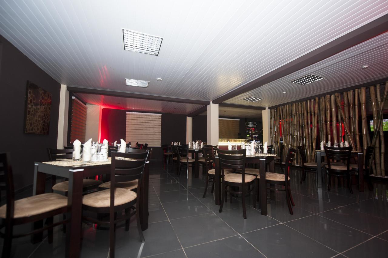 M Suites Hotel 阿克拉 外观 照片
